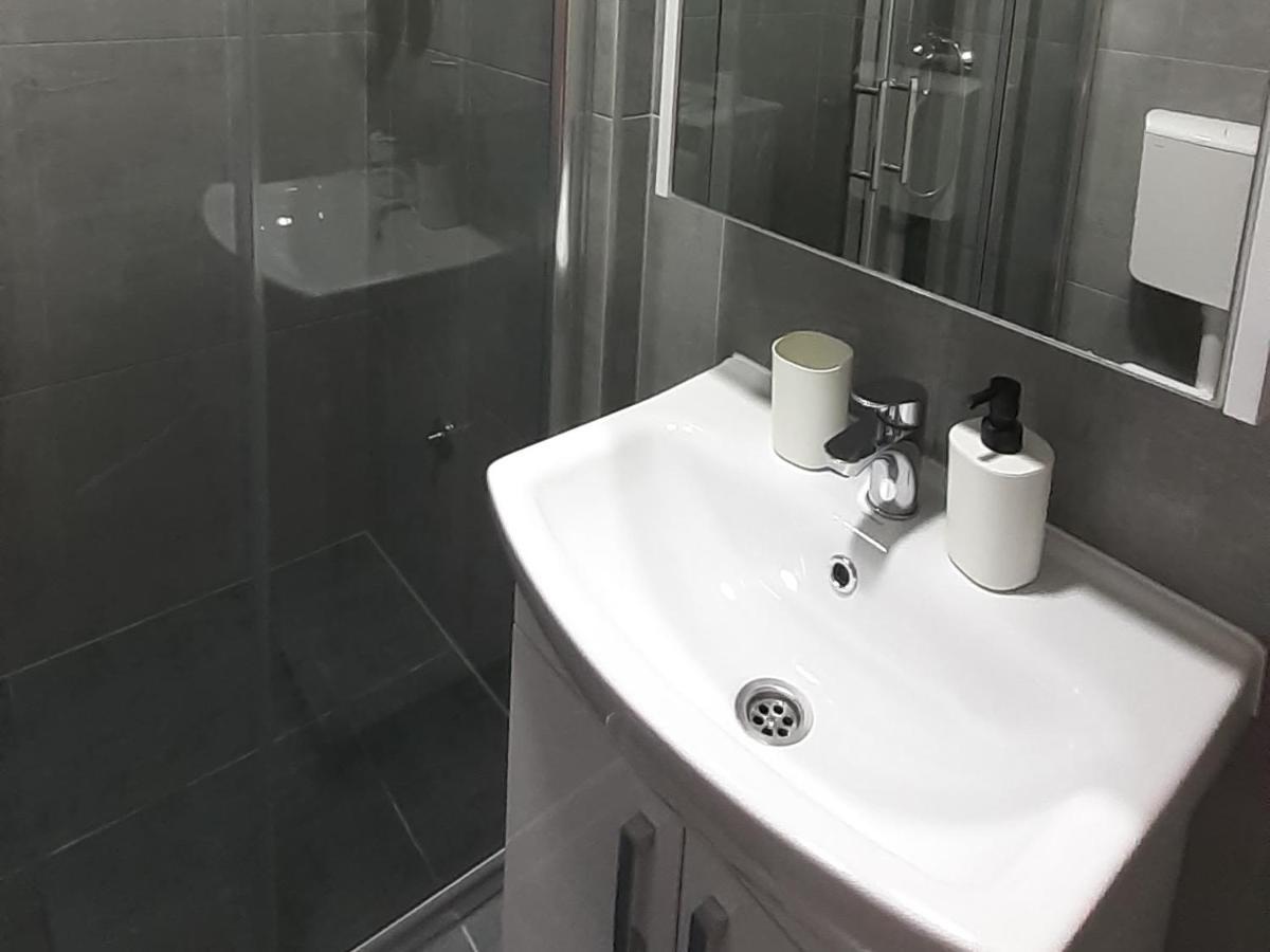 Apartman Una سرمسكي كارلوفيتش المظهر الخارجي الصورة
